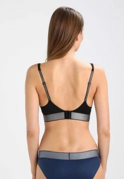 Prix Bradés Calvin Klein Underwear PLUNGE PUSH UP - Soutien-gorge à bretelles amovibles lingerie ampliforme femme -France Calvin Klein Underwear Soldes Boutique 2a313cf41e4b4a049d549e425cbfa4e4