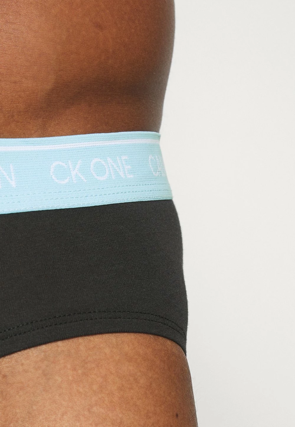 Prix Incroyables Calvin Klein Underwear HIP BRIEF 7 PACK - Slip sous-vêtements normale homme 8 Prix Incroyables Calvin Klein Underwear HIP BRIEF 7 PACK - Slip sous-vêtements normale homme – Image 6