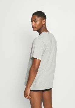 Calvin Klein Underwear CLASSICS CREW NECK 3 PACK - Caraco Vendre-Réclame sous-vêtements col rond homme -France Calvin Klein Underwear Soldes Boutique 4976ab05e1ad40618488de18fe7e2433