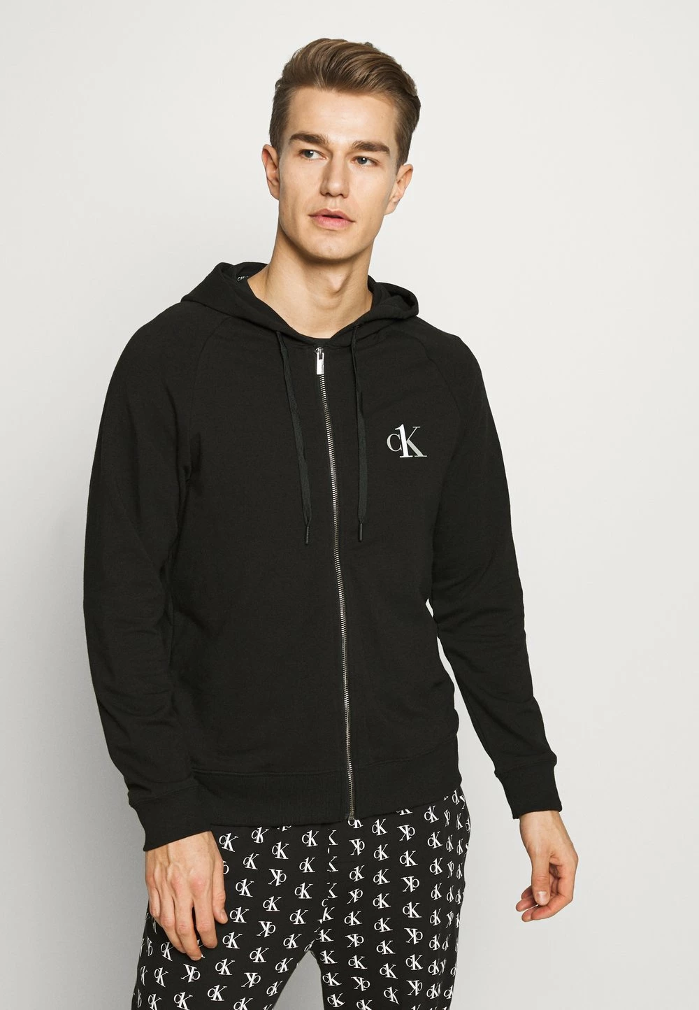 Calvin Klein Underwear 50% Off De Vente LOUNGE TERRY FULL ZIP HOODIE - Haut de pyjama pyjamas capuche homme 4 Calvin Klein Underwear 50% Off De Vente LOUNGE TERRY FULL ZIP HOODIE - Haut de pyjama pyjamas capuche homme – Image 2