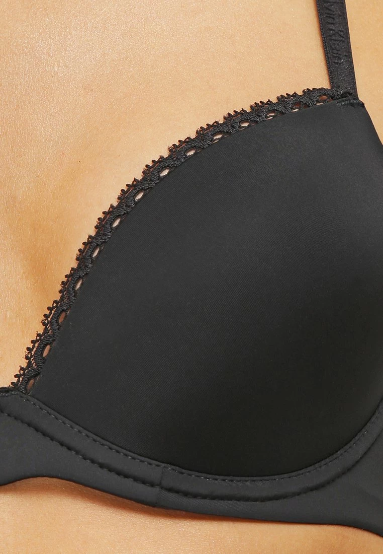 Calvin Klein Underwear SEDUCTIVE COMFORT CUSTOMIZED LIFT - Soutien-gorge push-up Prix Discount lingerie couleur unie femme 6 Calvin Klein Underwear SEDUCTIVE COMFORT CUSTOMIZED LIFT - Soutien-gorge push-up Prix Discount lingerie couleur unie femme – Image 4