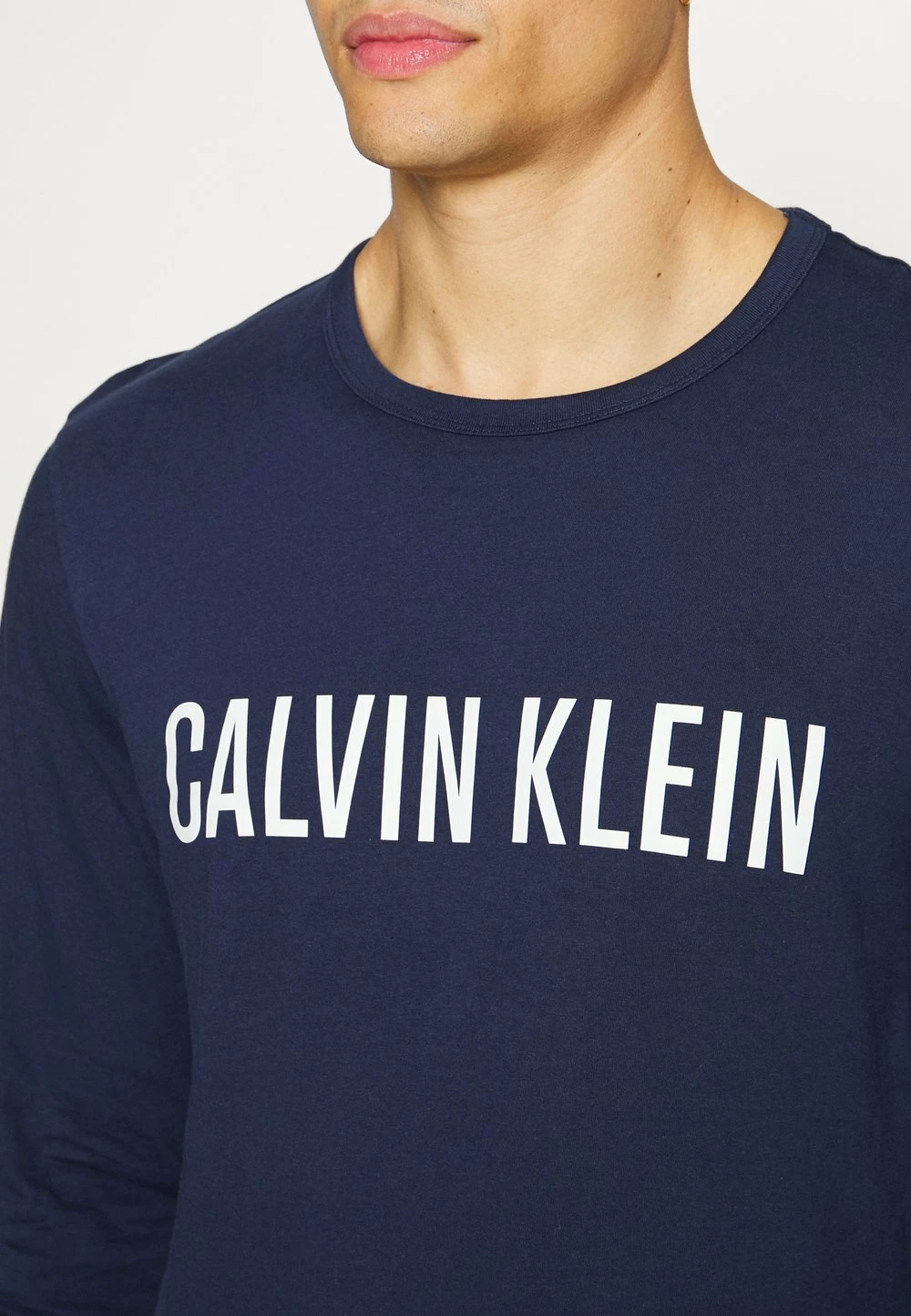 Prix Sacrifiés Calvin Klein Underwear CREW NECK - Haut de pyjama pyjamas col rond homme 7 Prix Sacrifiés Calvin Klein Underwear CREW NECK - Haut de pyjama pyjamas col rond homme – Image 5