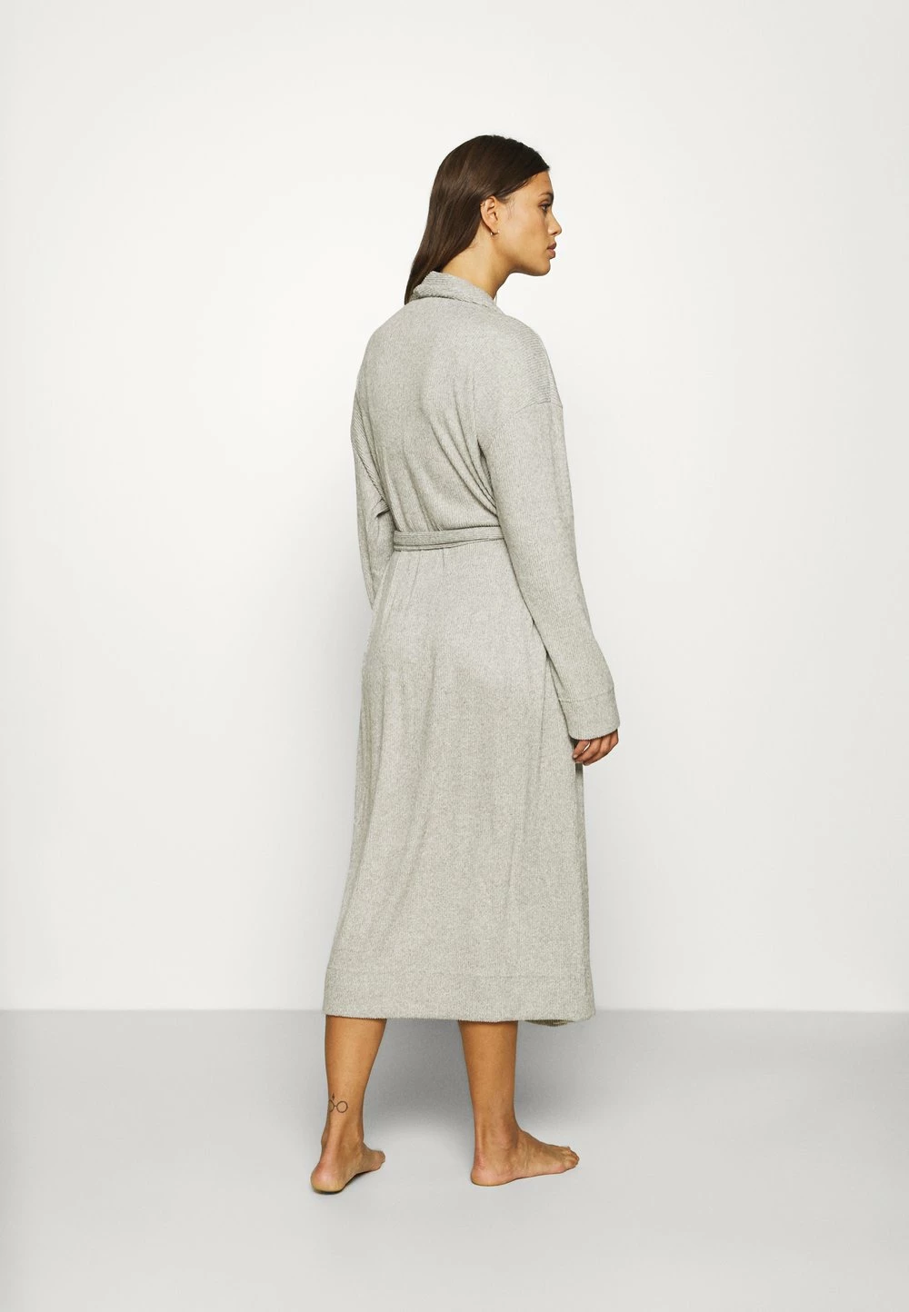 Calvin Klein Underwear EASE ROBE - Peignoir Prix Jamais Vus lingerie col châle femme 5 Calvin Klein Underwear EASE ROBE - Peignoir Prix Jamais Vus lingerie col châle femme – Image 3