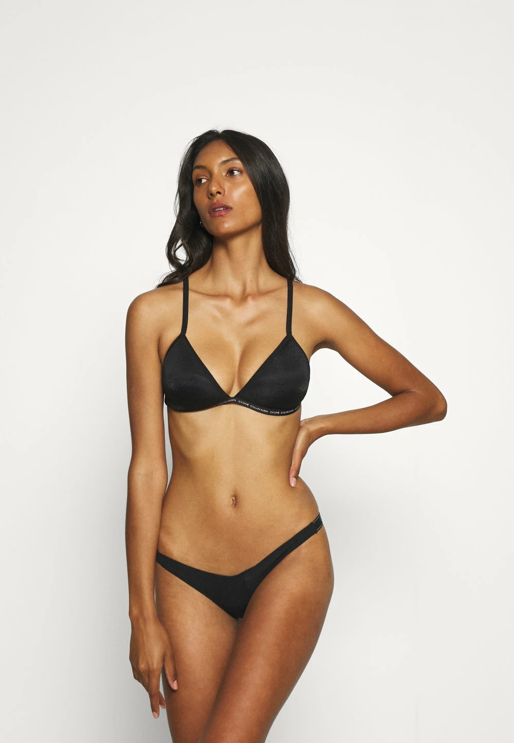 Calvin Klein Underwear Première Qualité GLISTEN LIGHTLY LINED - Soutien-gorge triangle lingerie sans armature femme 4 Calvin Klein Underwear Première Qualité GLISTEN LIGHTLY LINED - Soutien-gorge triangle lingerie sans armature femme – Image 2