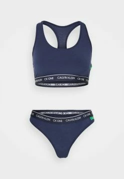 Calvin Klein Underwear Bas Prix GIFT SET - String lingerie sans armature femme -France Calvin Klein Underwear Soldes Boutique b2e79716e47a4aaf8178881dd3753401