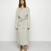 Calvin Klein Underwear EASE ROBE - Peignoir Prix Jamais Vus lingerie col châle femme -France Calvin Klein Underwear Soldes Boutique e6836c26d63846ff82ec25c1ba8bb338
