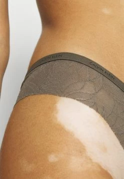 Calvin Klein Underwear SHEER MARQUEISETTE THONG - String Meilleur Prix Garanti lingerie transparent femme 14 Calvin Klein Underwear SHEER MARQUEISETTE THONG - String Meilleur Prix Garanti lingerie transparent femme -France Calvin Klein Underwear Soldes Boutique eae6ef0bbaff4d438eb9f9e1cd763bba